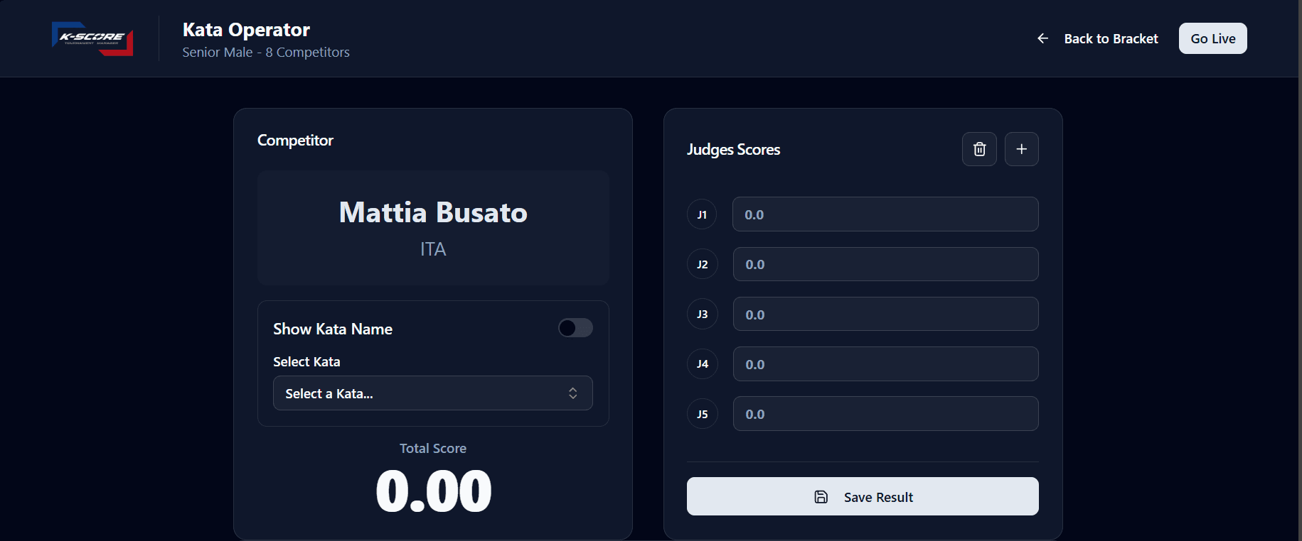 Panel de operador de kata con puntuación de jueces en K-Score
